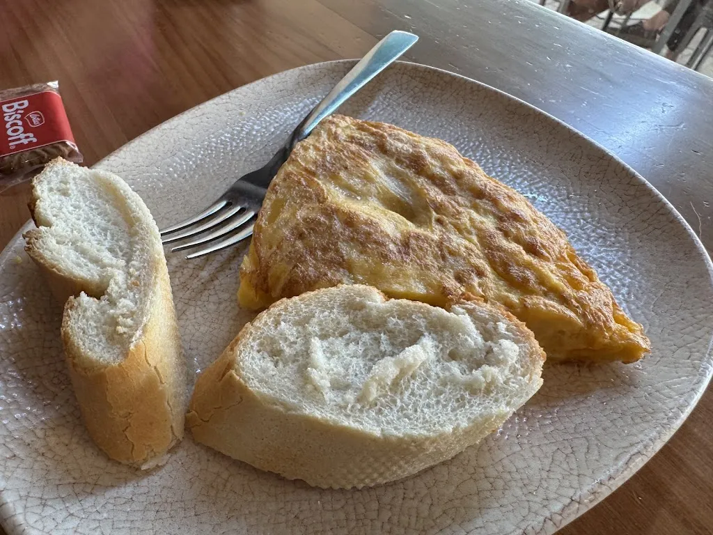 Elisa Z_Brindis Sierra_Miraflores de la Sierra_review