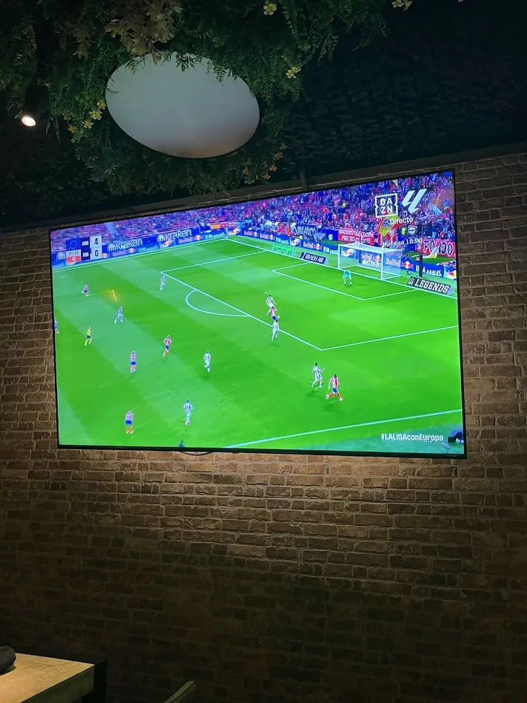 Miguel Cintrano_La Boqueria_Miraflores de la Sierra_review