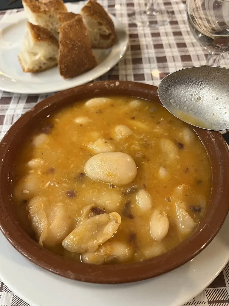 Mesón El Hayedo._Montejo de la Sierra_slider_image_3