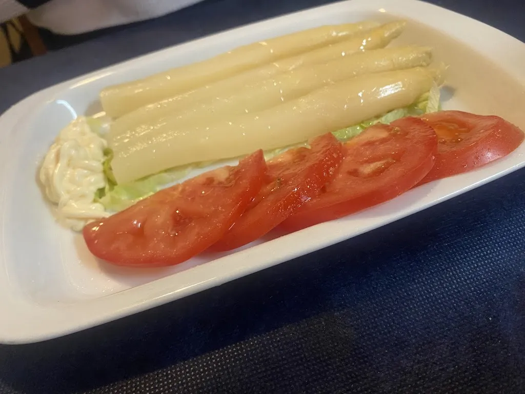 GPT -_Asador Rincón de Lalo_Montejo de la Sierra_review