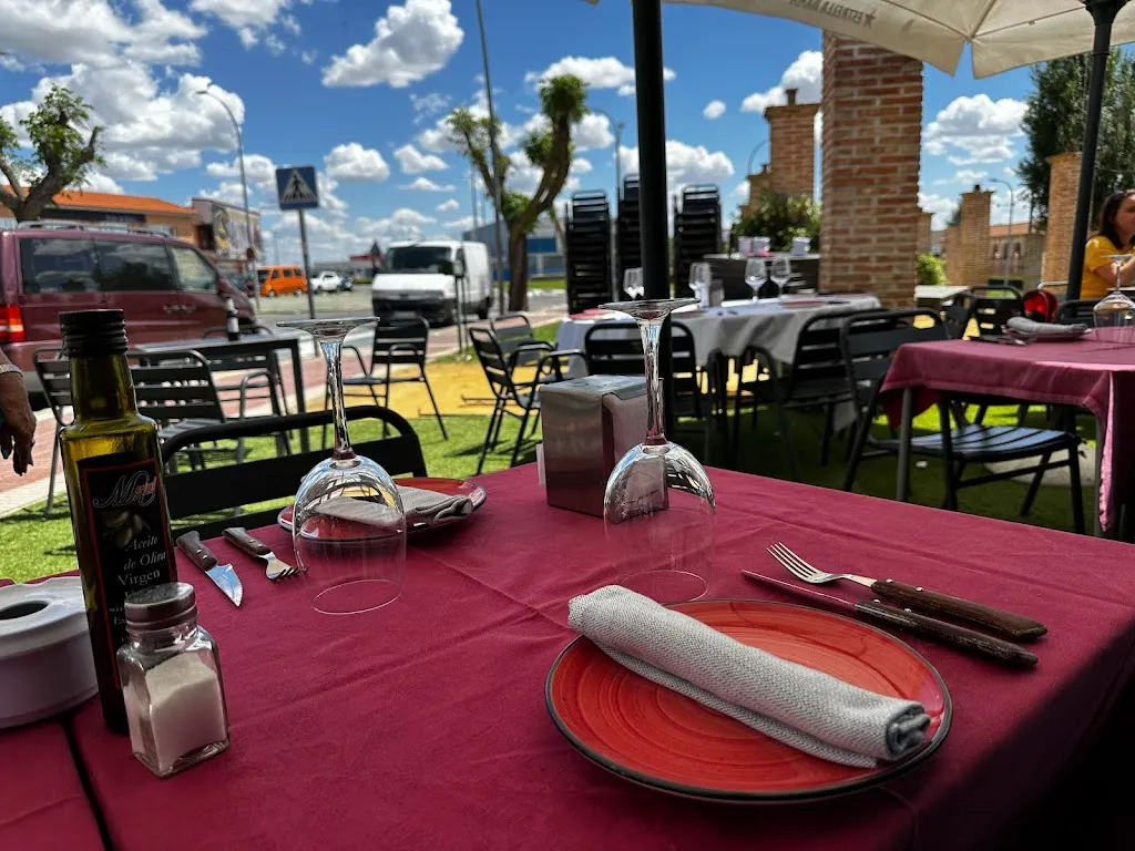 Restaurante El Albero restaurant in Moraleja de Enmedio