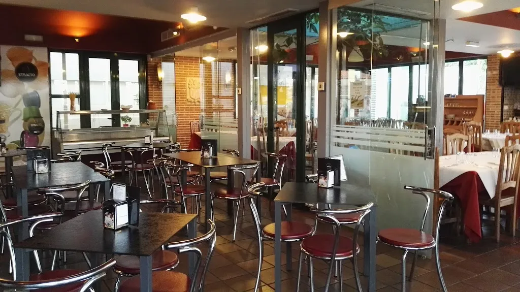 Restaurante Nuevo Mirador restaurant in Moraleja de Enmedio