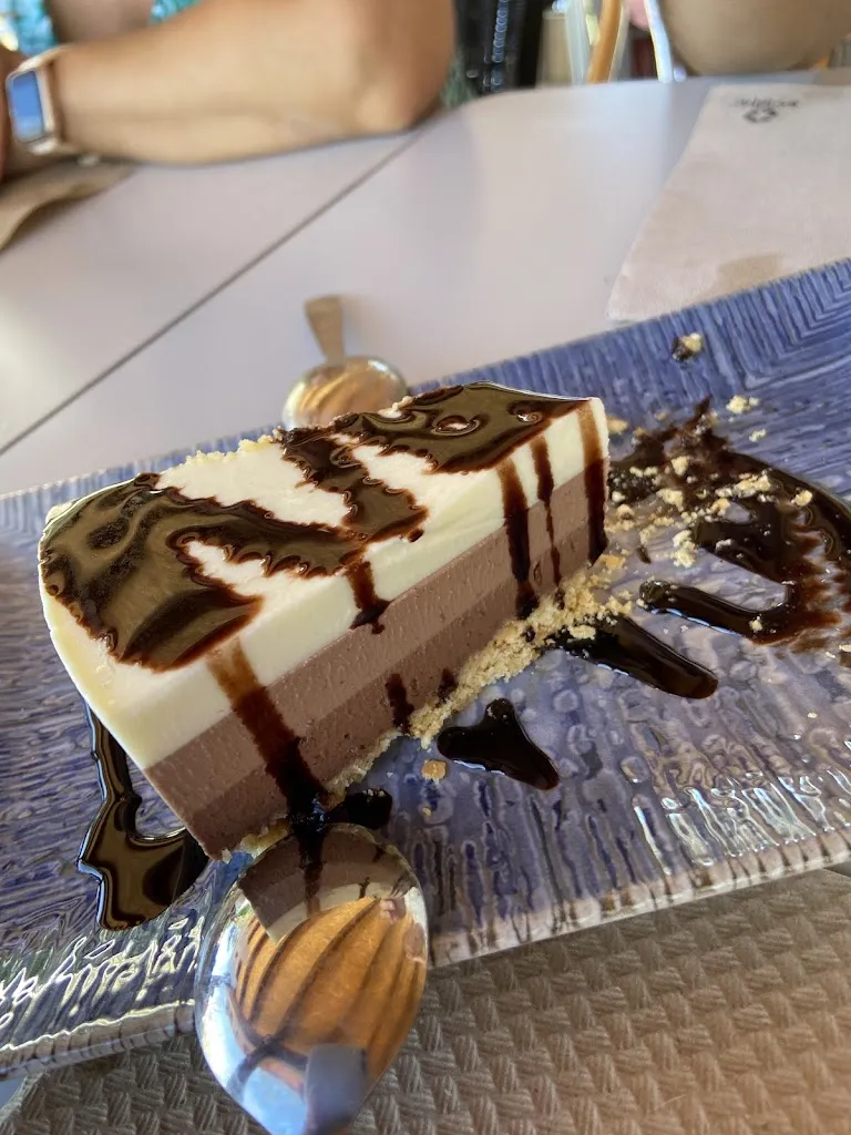 Laura López Magadán_Kiosco de Jimy_Guadarrama_review