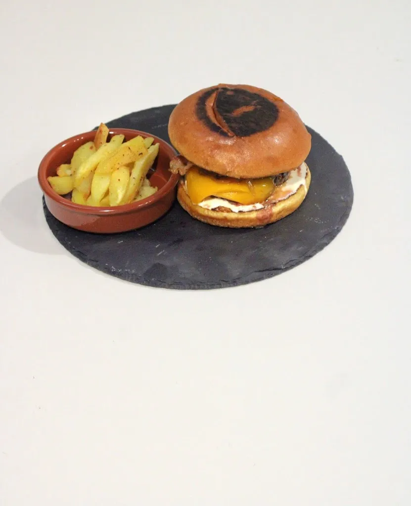 Menu_Bar Burger Sofia_Guadarrama_image_2