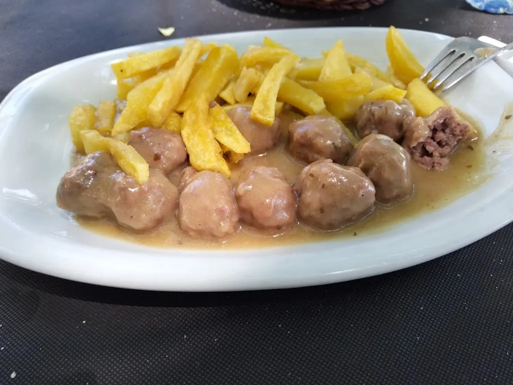 Antonio bustos-gisbert_Casa Tere_Guadarrama_review