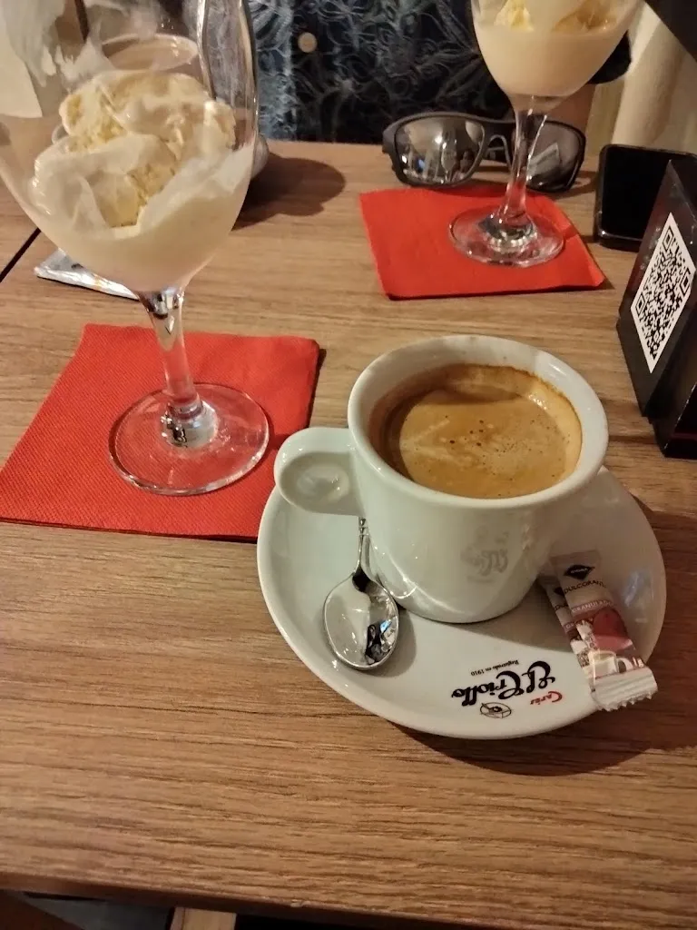 Menu_Hot Hut Grill_Meco_image_7