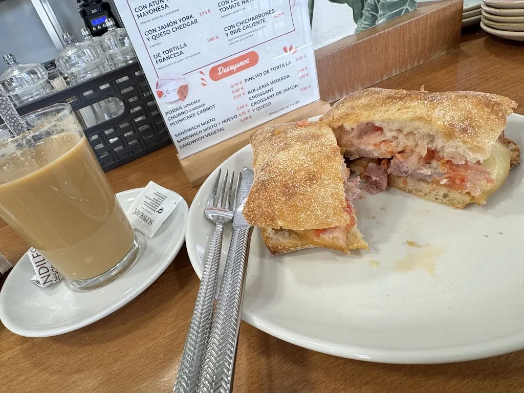 Restaurante Los Candiles de Vinateros_Moratalaz_slider_image_3