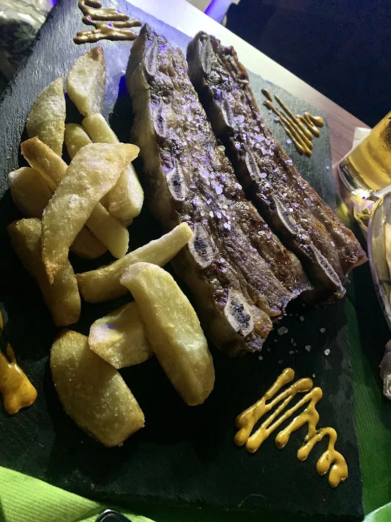 Outcast Garage Madrid_Costa Cruz Puerto_Navas del Rey_review