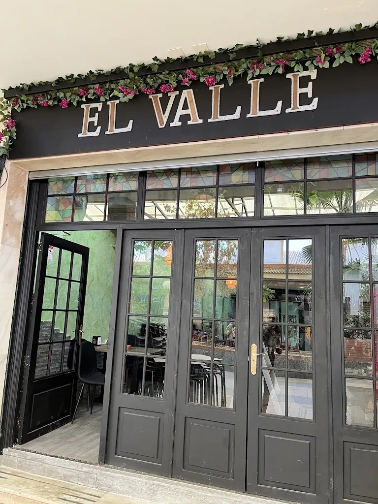 El valle GastroPub Restaurante si buscas donde comer bien  Nuevo Baztan CC.La plaza restaurant in Nuevo Baztán