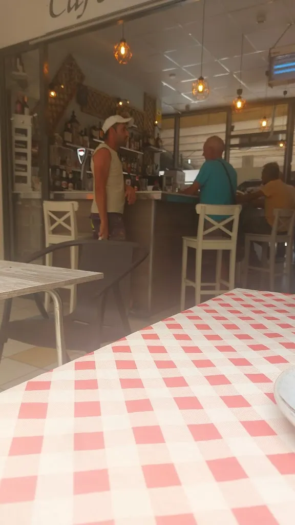 kari Vanesa perez diaz_Restaurante Cafetería Express bar cafetería Eurovillas _Nuevo Baztán_review