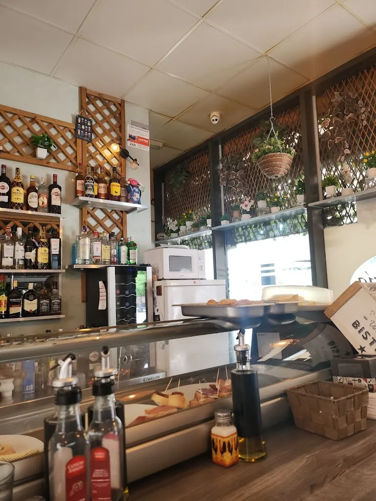 Restaurante Cafetería Express bar cafetería Eurovillas _Nuevo Baztán_slider_image_1