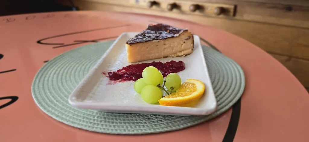 LA LOLA BODEGUITA restaurant in Moralzarzal