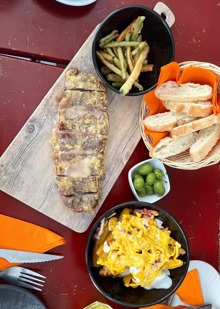 LA LOLA BODEGUITA_Moralzarzal_slider_image_3