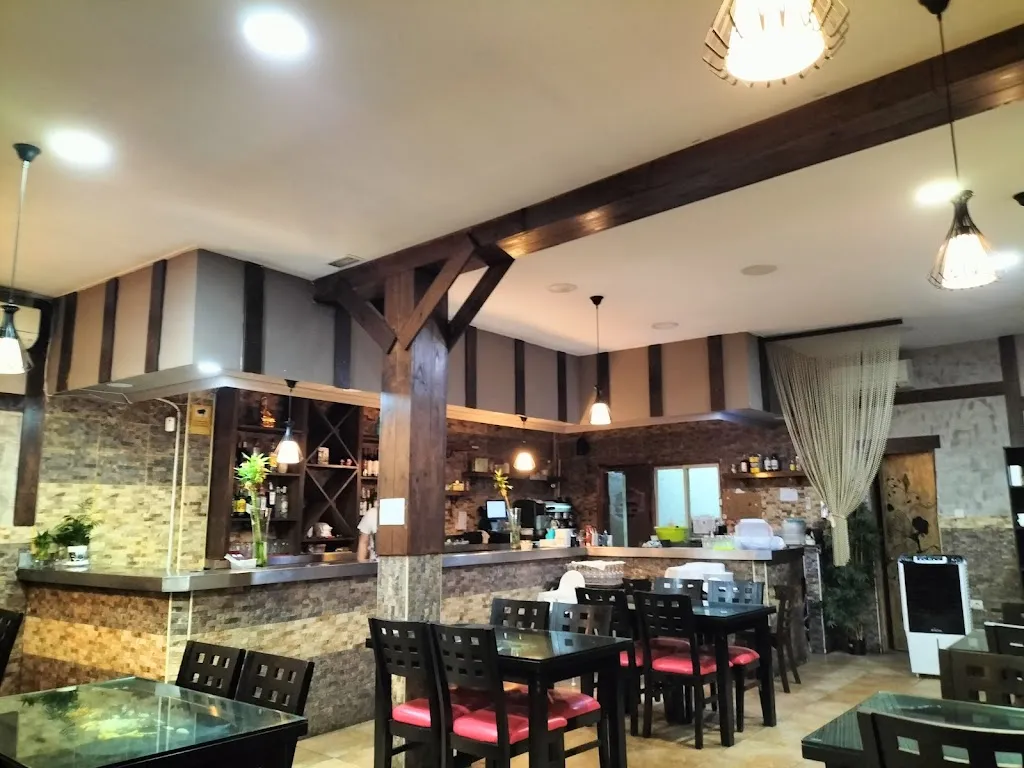 DONGSHENG restaurant in Moralzarzal