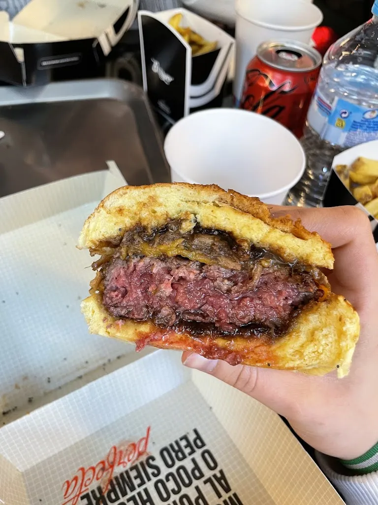 Ana Belén Avello_UMO Burger_Moralzarzal_recensione