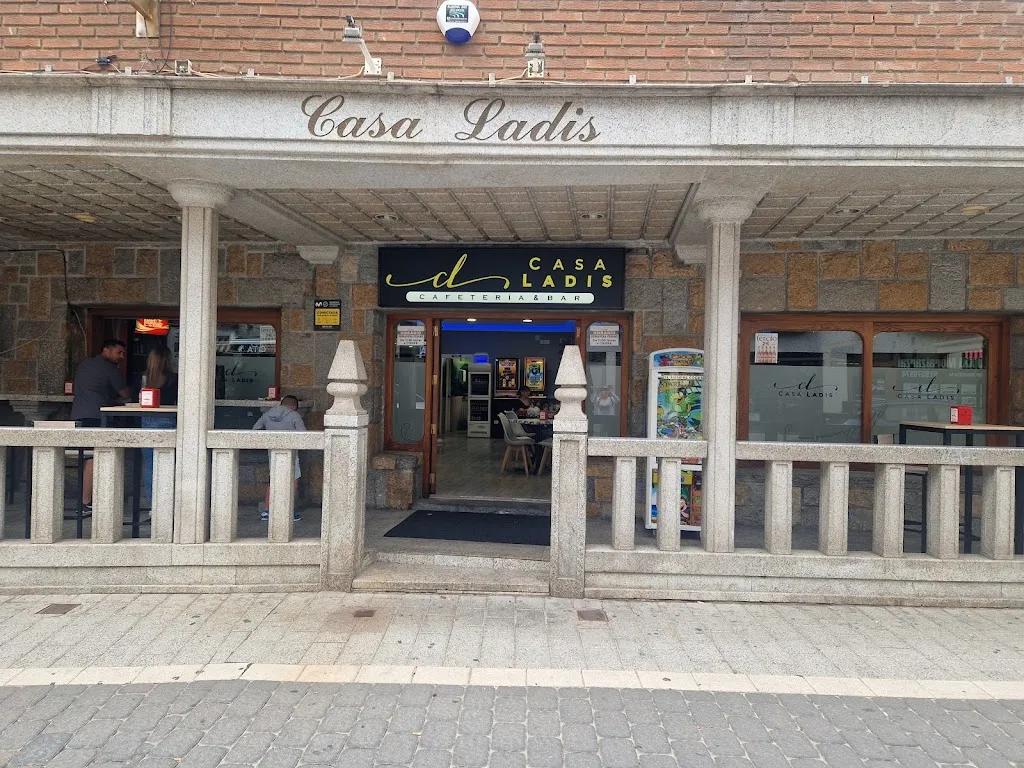 Casa Ladis restaurant in Moralzarzal