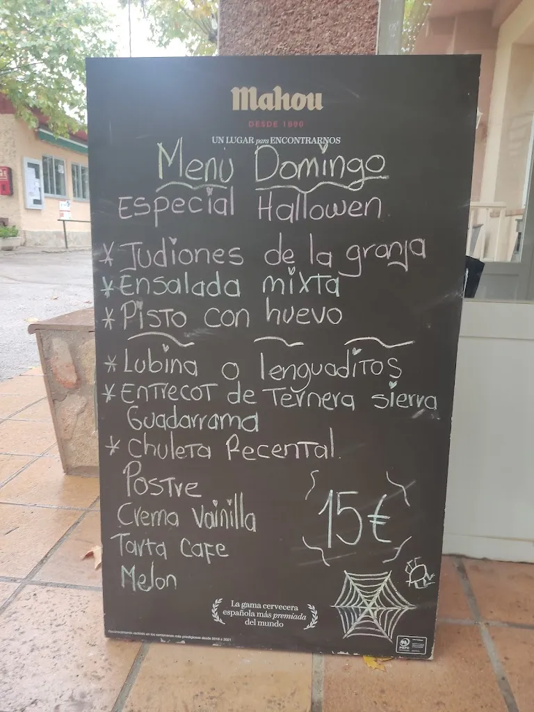 Restaurante camping los herrenes restaurant in Moralzarzal