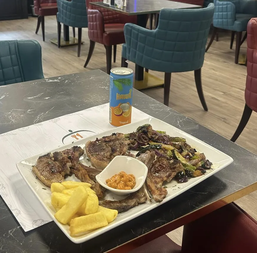 Cafetería - restaurante El Trébol_Moralzarzal_slider_image_2