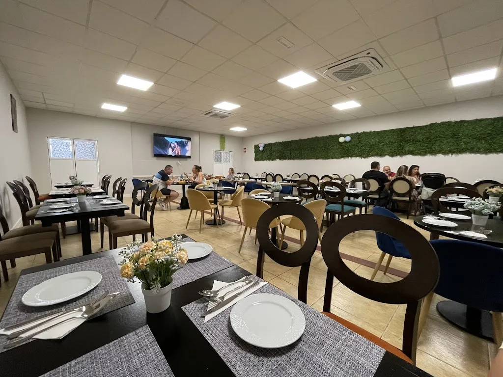 ROY'S TRULY INDIAN TASTE SINCE 1970 restaurant in Navalcarnero