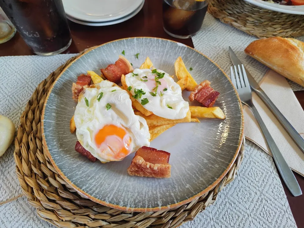 Restaurante De Tres_Navalcarnero_slider_image_3