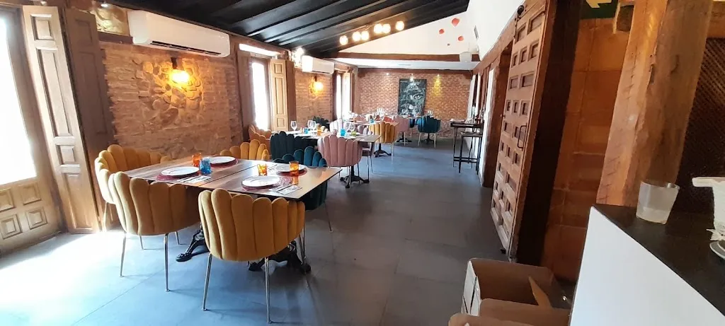 66_petalos 🌺 restaurant in Navalcarnero