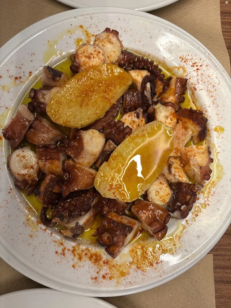 Chari Sanchez Caballero_Cafeteria Barbantia_Boiro_recensione