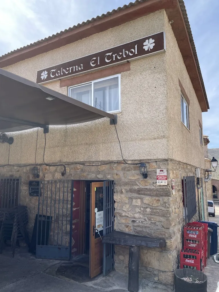 Javier Serranos_Taberna El Trébol_Prádena del Rincón_review