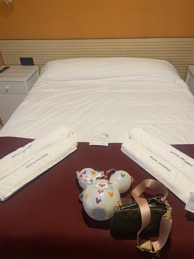 Giselle Rosas_Hotel ARGANDA_Perales de Tajuña_review