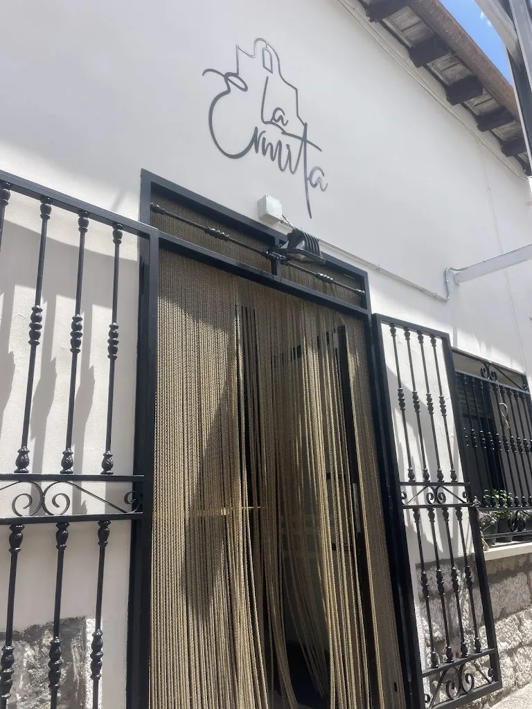 Álvaro Casado Manso_Bar La Ermita_Perales de Tajuña_review