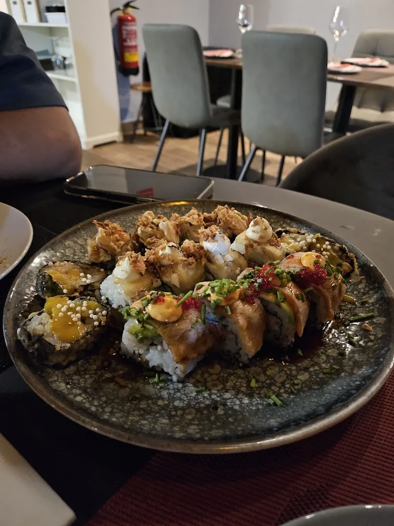 Beatriz Moraleda Fraile_AOSHIMA_Parla_review