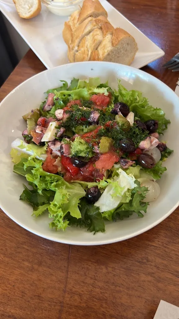 Hector Herrera_Allí baix bar el raco de omaira_Ondara_review