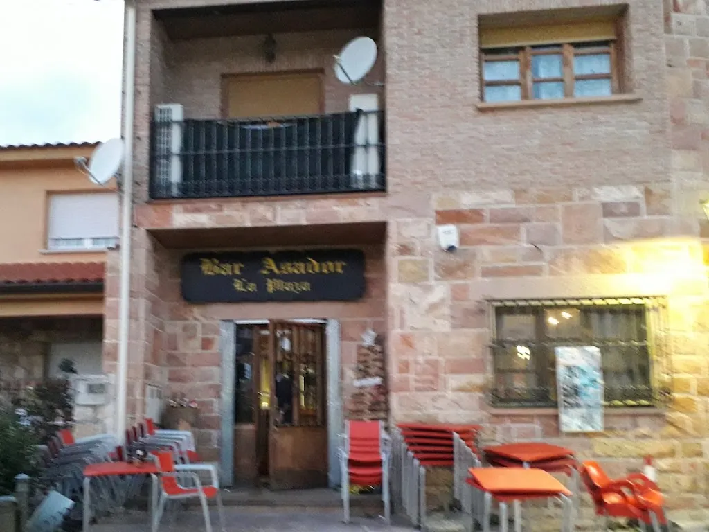 Bar Asador La Plaza_Redueña_slider_image_1