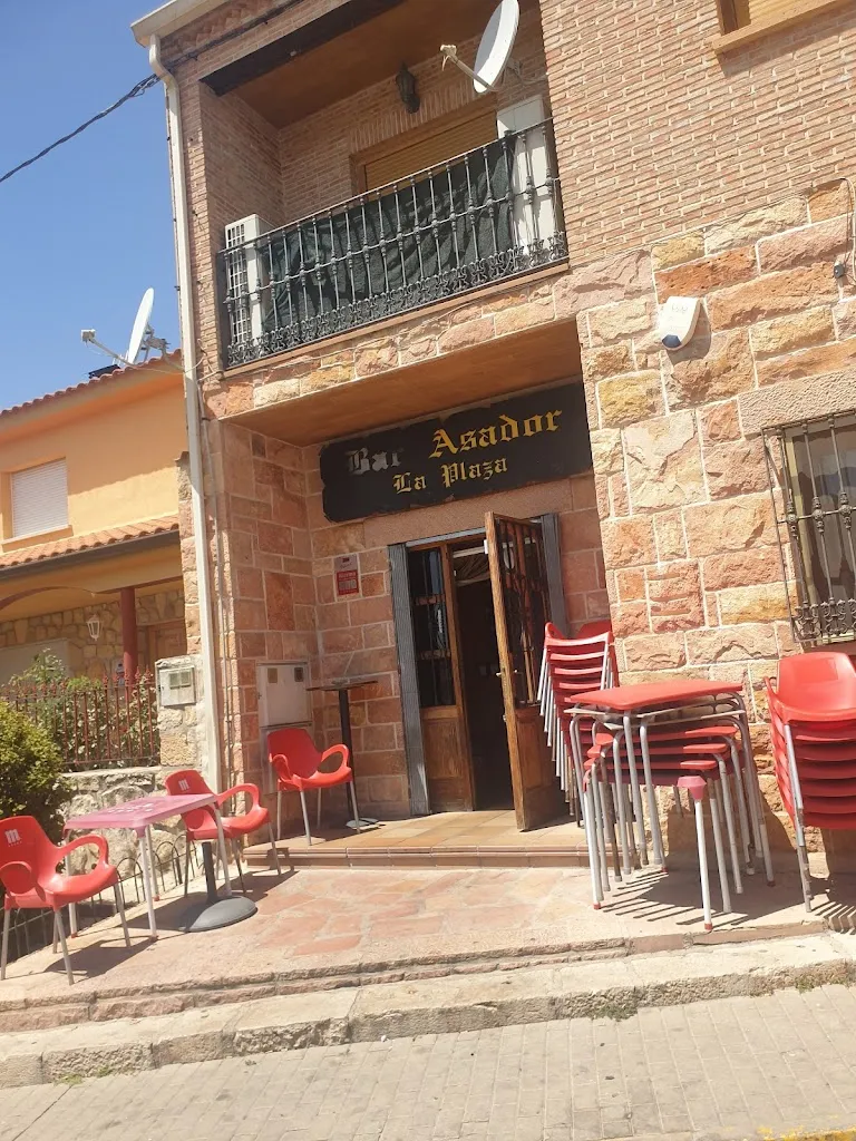 Bar Asador La Plaza_Redueña_slider_image_3