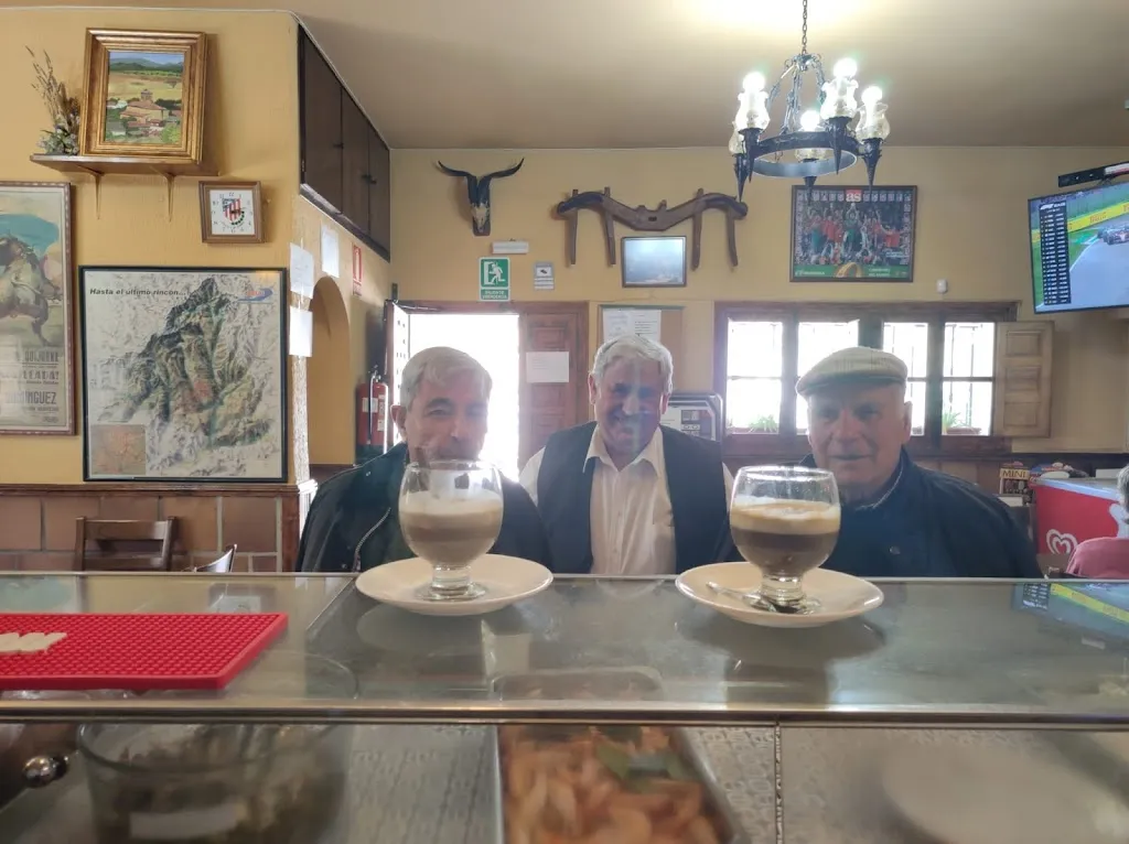 Mesón Lobo Rojo_Quijorna_slider_image_3