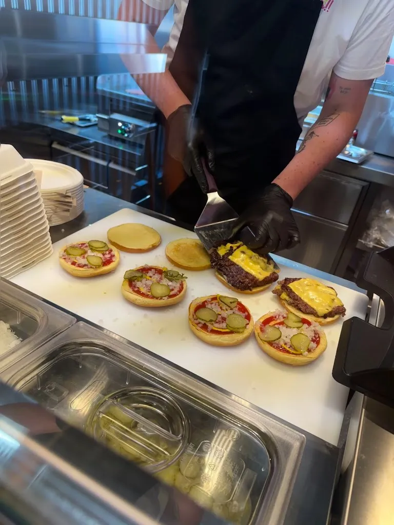 Pink's!!_Rozas de Puerto Real_slider_image_2