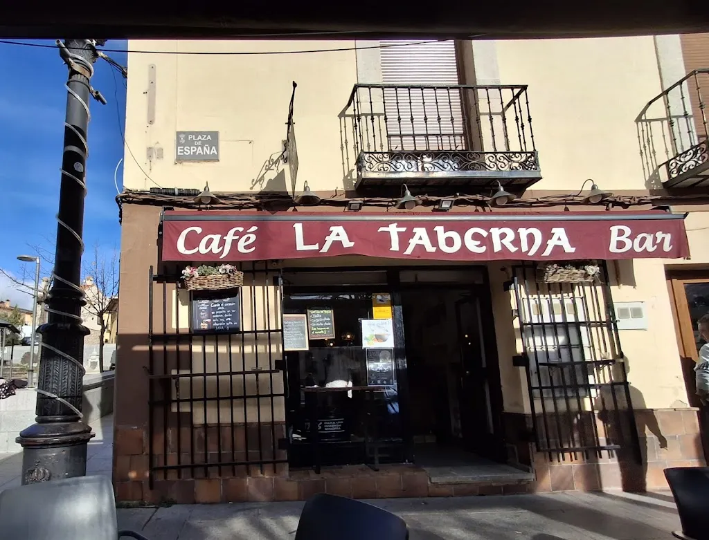 BAR CAFETERÍA LA TABERNA restaurant in Rascafría