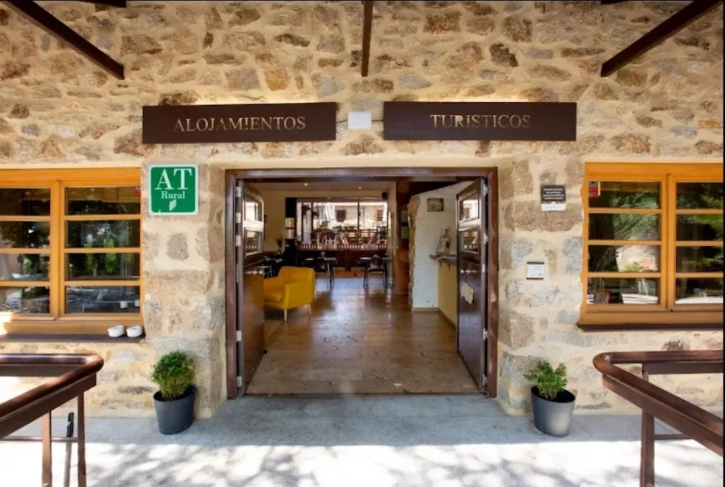 El Cuartel de Santa María_Santa María de la Alameda_slider_image_3