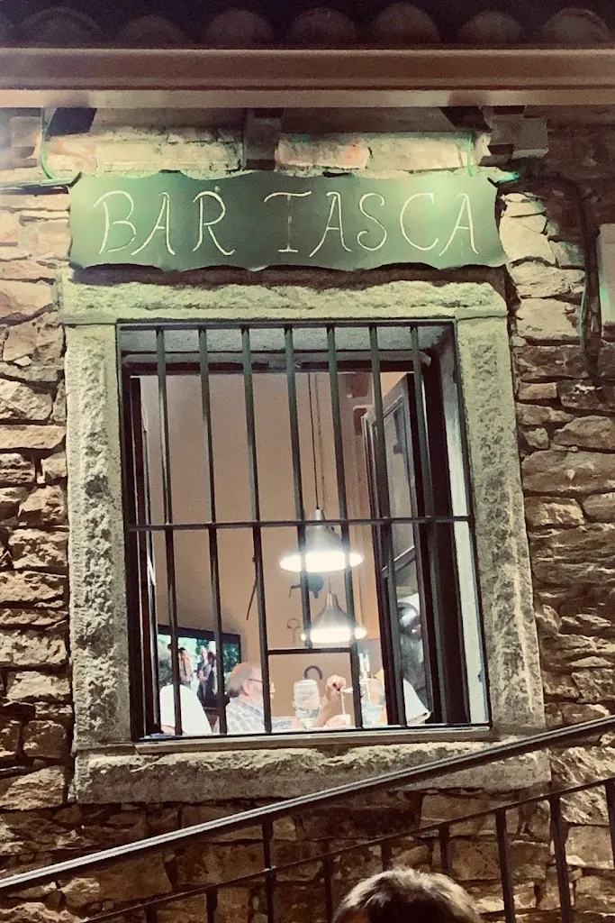 Bar Tasca restaurant in Serna del Monte La