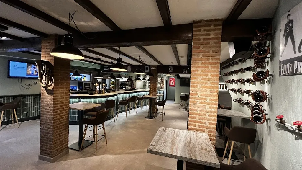 Bar Restaurante Valleyglesias restaurant in San Martín de Valdeiglesias