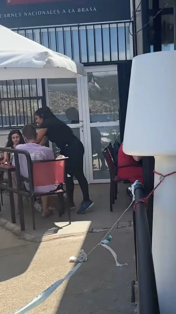 Jazmín Gutiérrez Suárez_Meson La Playa Pantano San Juan_San Martín de Valdeiglesias_review