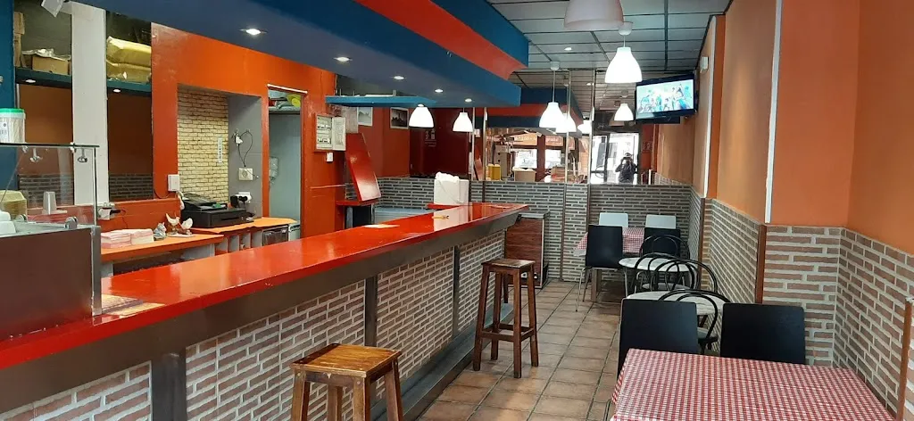 Hamburguesería Adaros restaurant in San Martín de Valdeiglesias