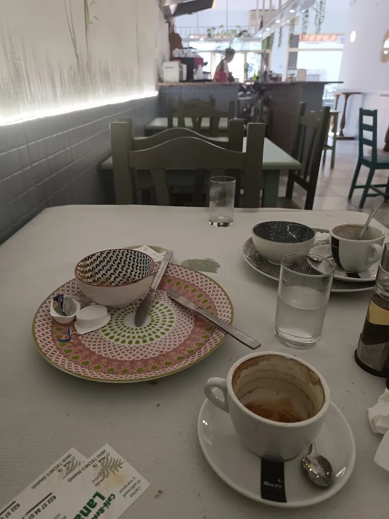 Maria Isabel Cruz_Cafe Restaurante Lana's_Tielmes_review