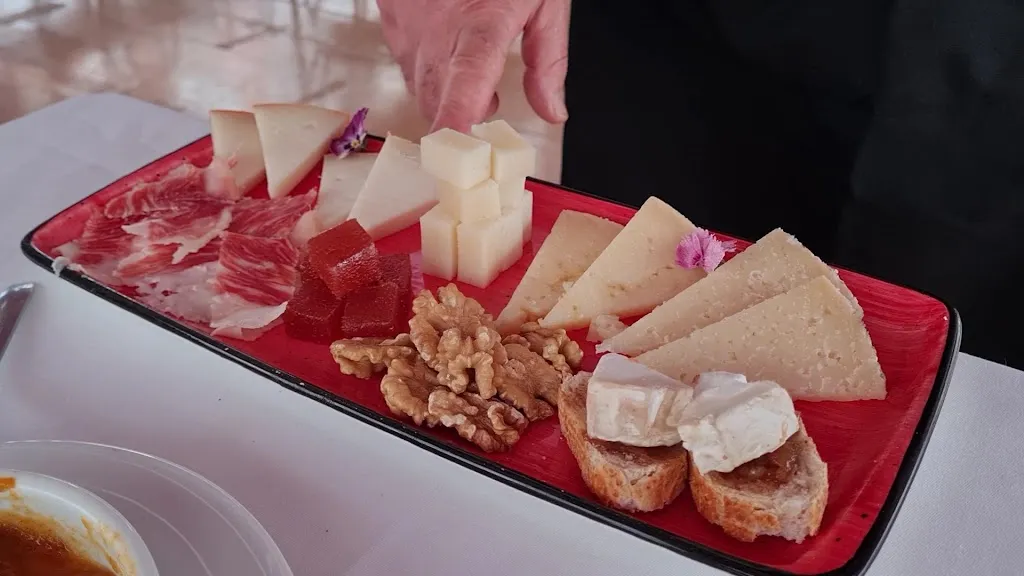 Las Patatas de Javi 2025 Restaurante_Pinto_slider_image_2