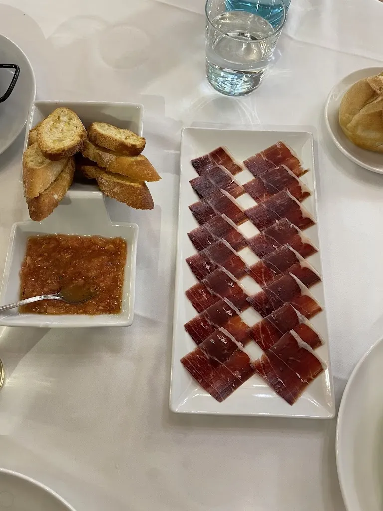 Araceli R.C._Mesón Toledano_Pinto_review