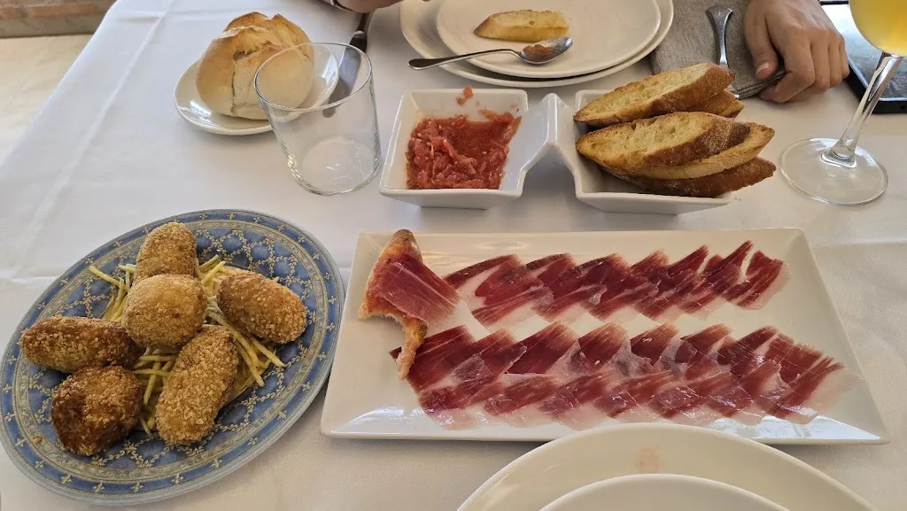 Mesón Toledano_Pinto_slider_image_3