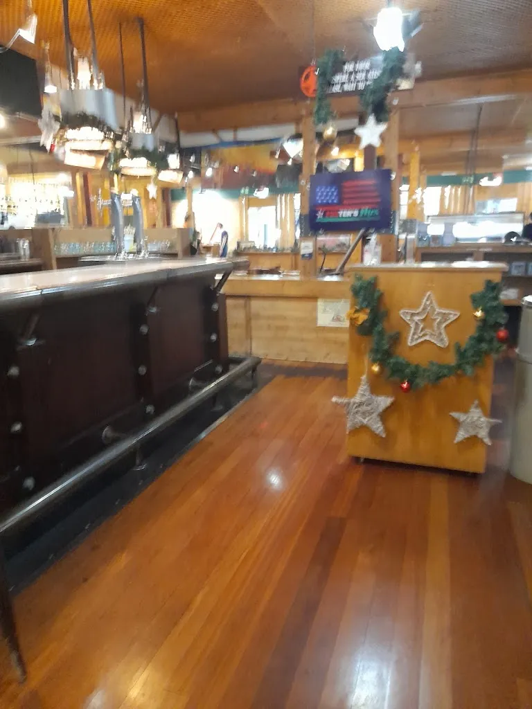 P Hall_Foster's Hollywood_Ondara_review