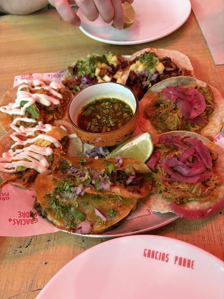 Marina Estrada_Gracias Padre - El Luchador - Restaurante Mexicano_Pinto_review