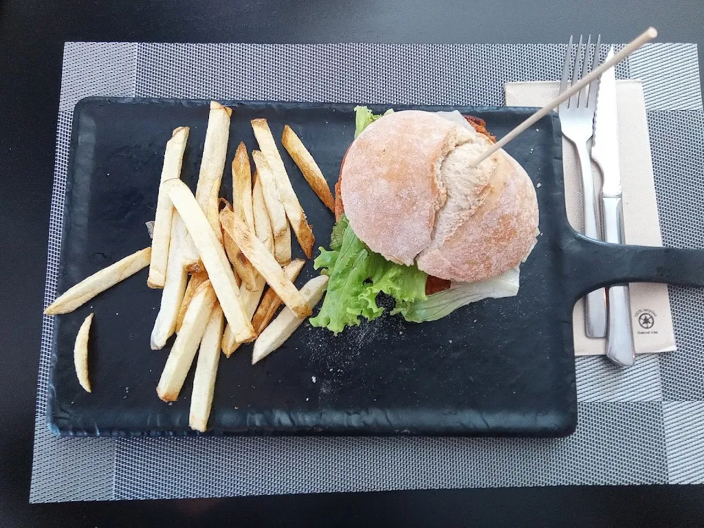 Diego S. Q._de Fábula_Arteixo_review