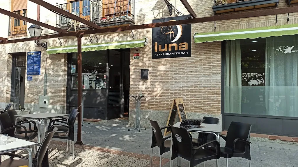 Restaurante &Bar luna restaurant in Sevilla La Nueva