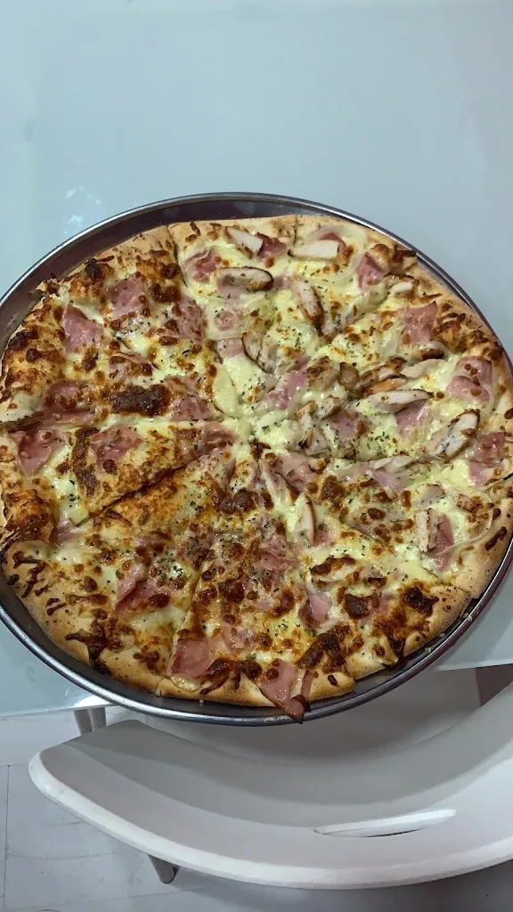 Soñita_Pizza Hot_Sevilla La Nueva_review